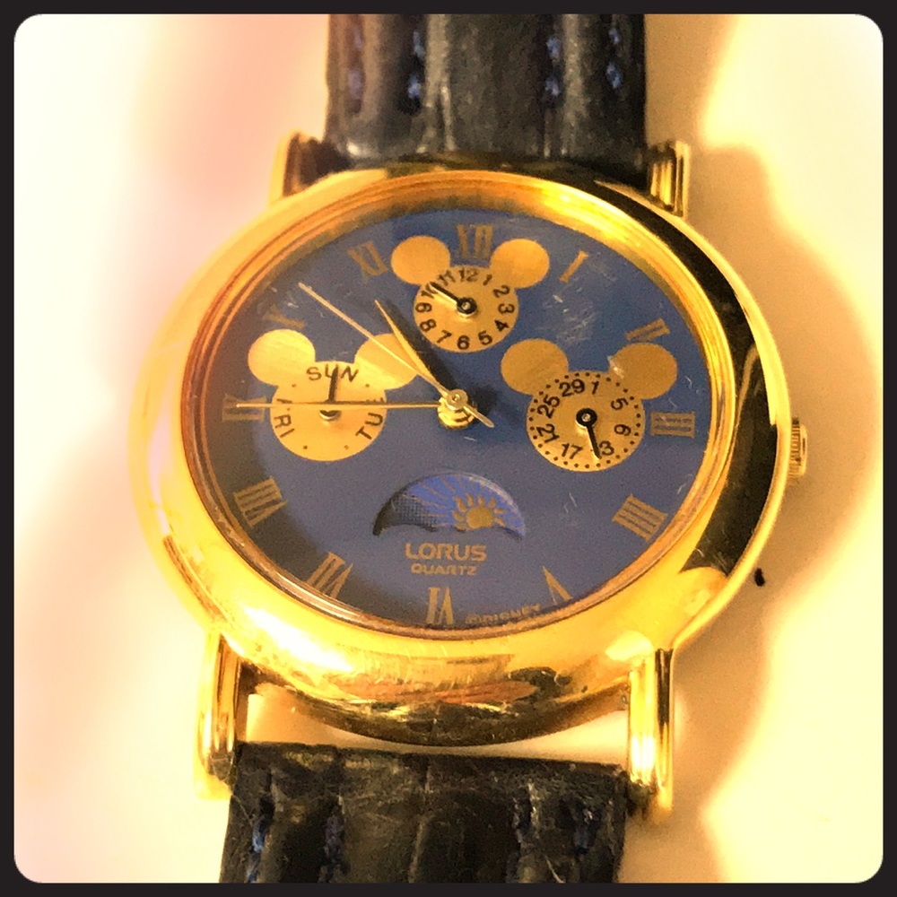 Disney Sun/Moon Phase Unisex‎ Chronograph Watch
